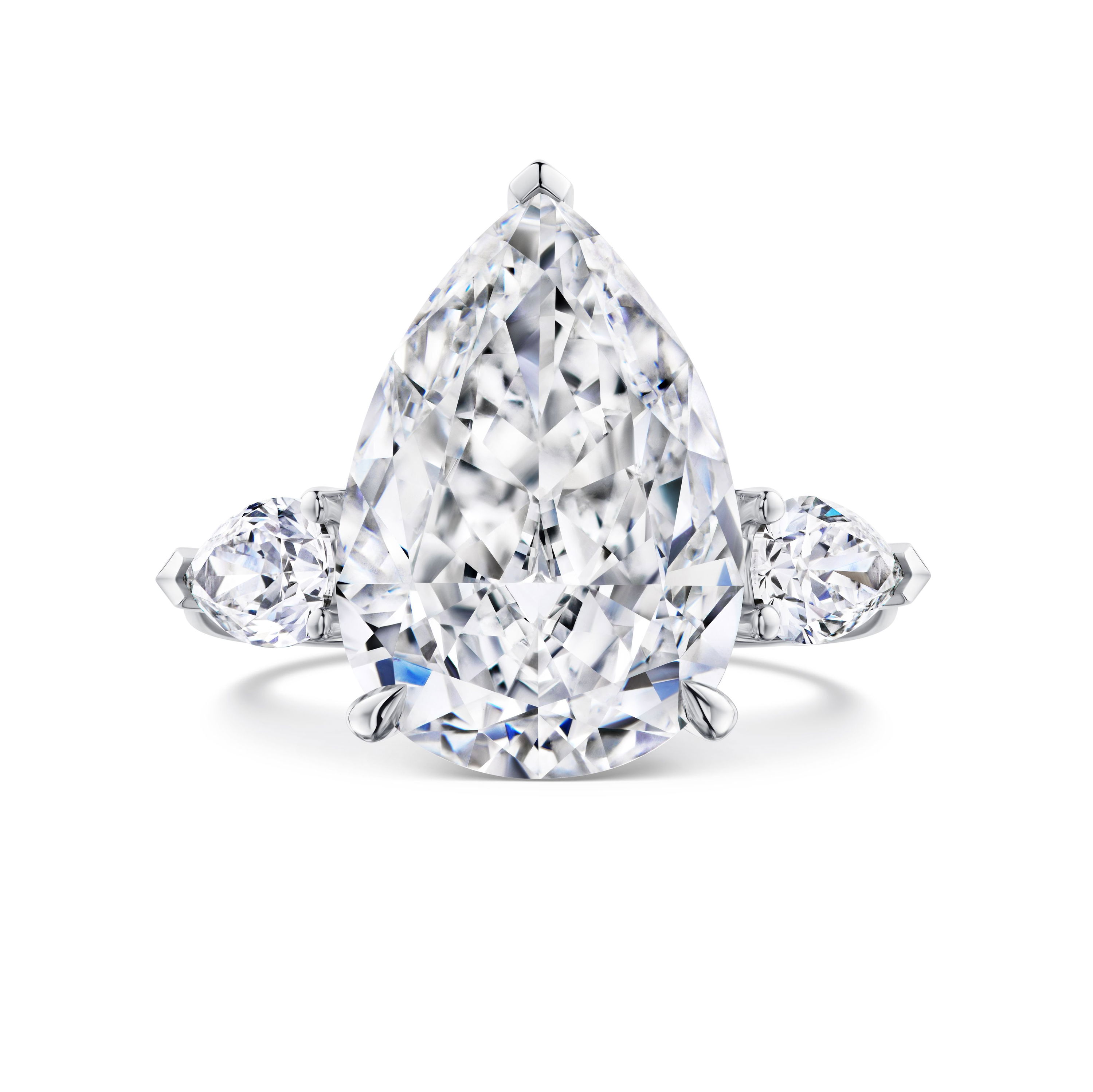 Кольцо из белого золота с бриллиантом 6.03 карата.