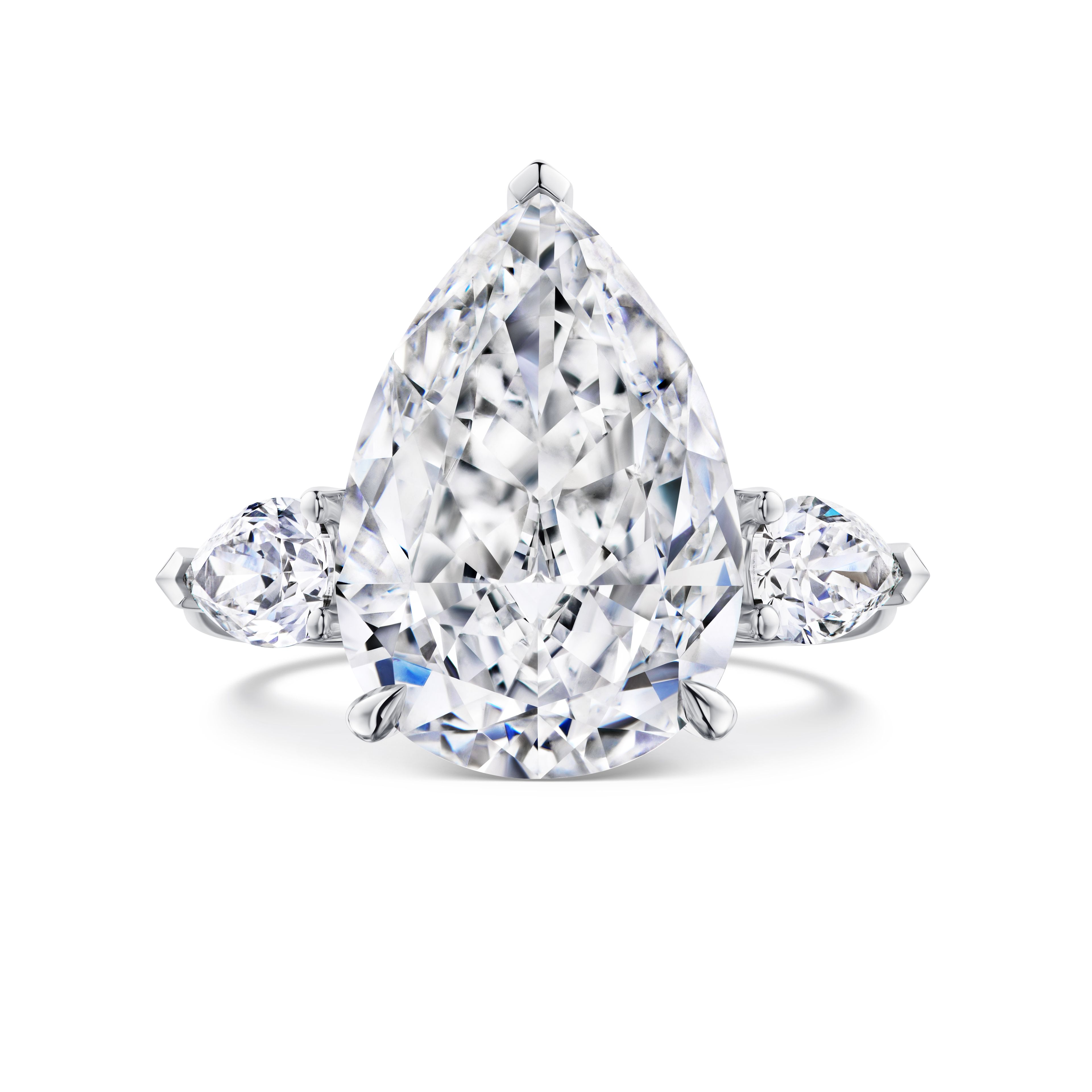 Кольцо из белого золота с бриллиантом 6.03 карата.