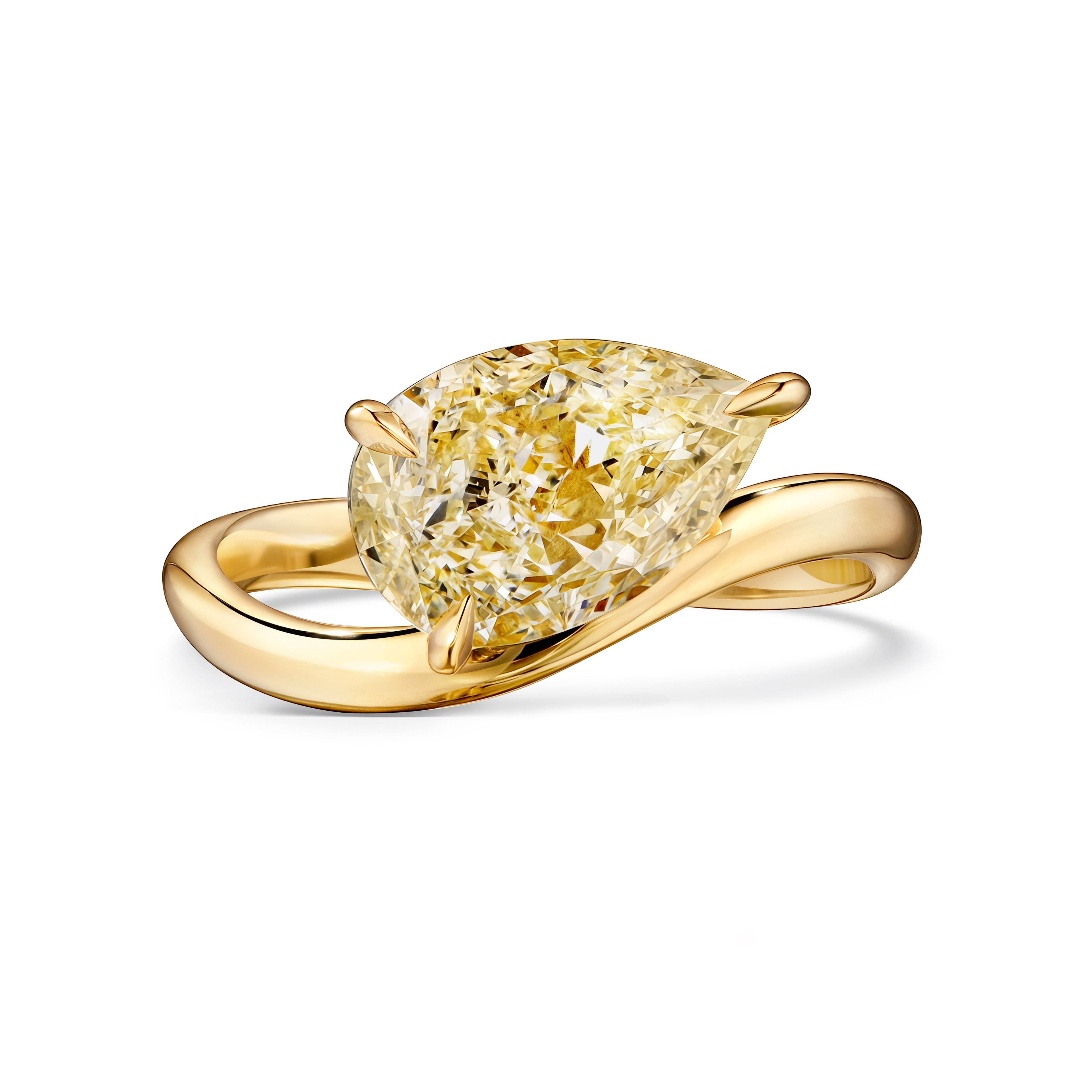 Кольцо с желтым бриллиантом 3.01 карат в жёлтом золоте