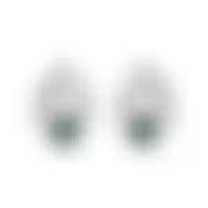 Цаворит — редкая разновидность граната изумительного зеленого оттенка.