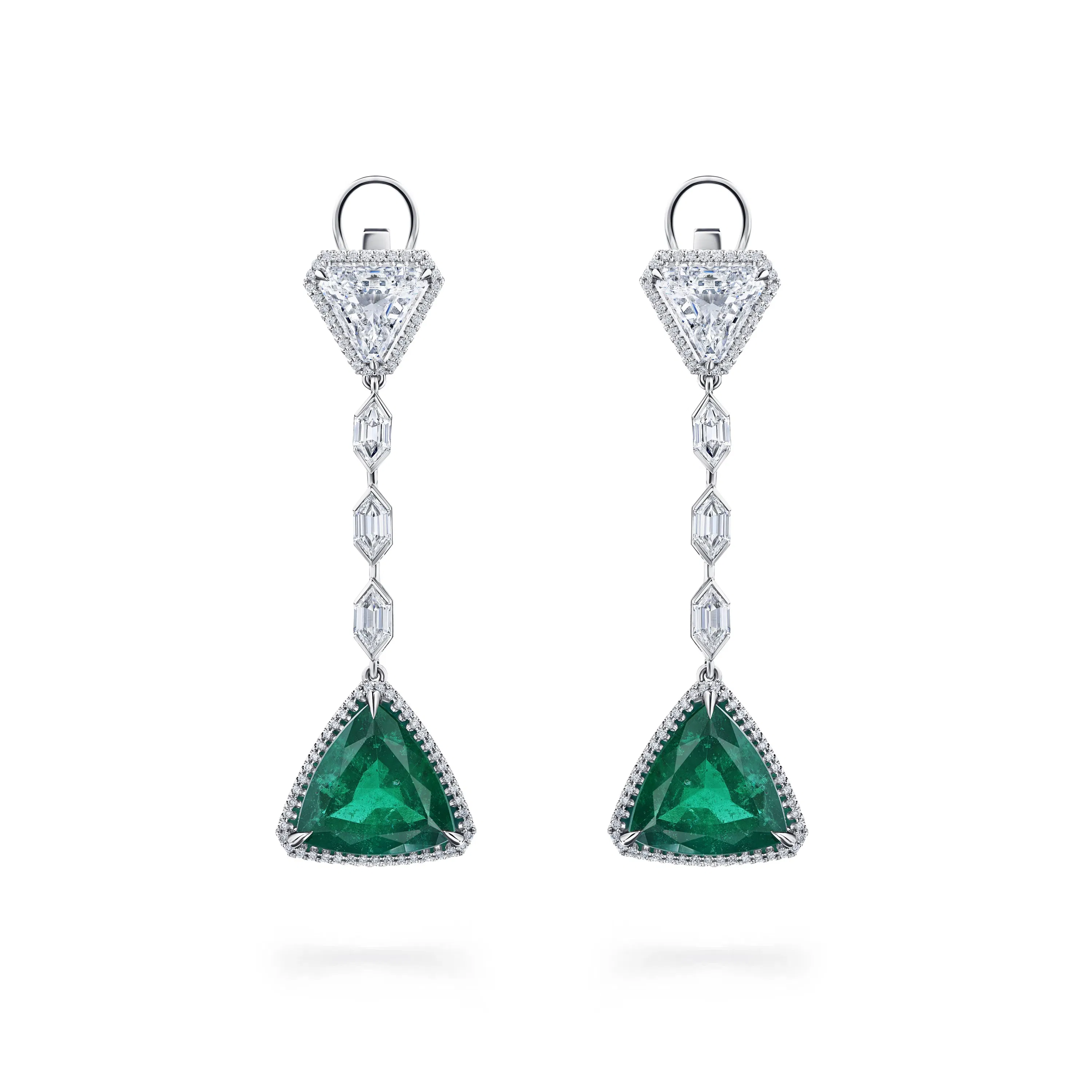 Серьги из белого золота с изумрудами 7.99 и 7.07 карат.