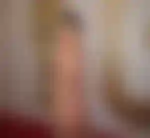 На следующий день Нюша сменила турмалины на бриллианты: