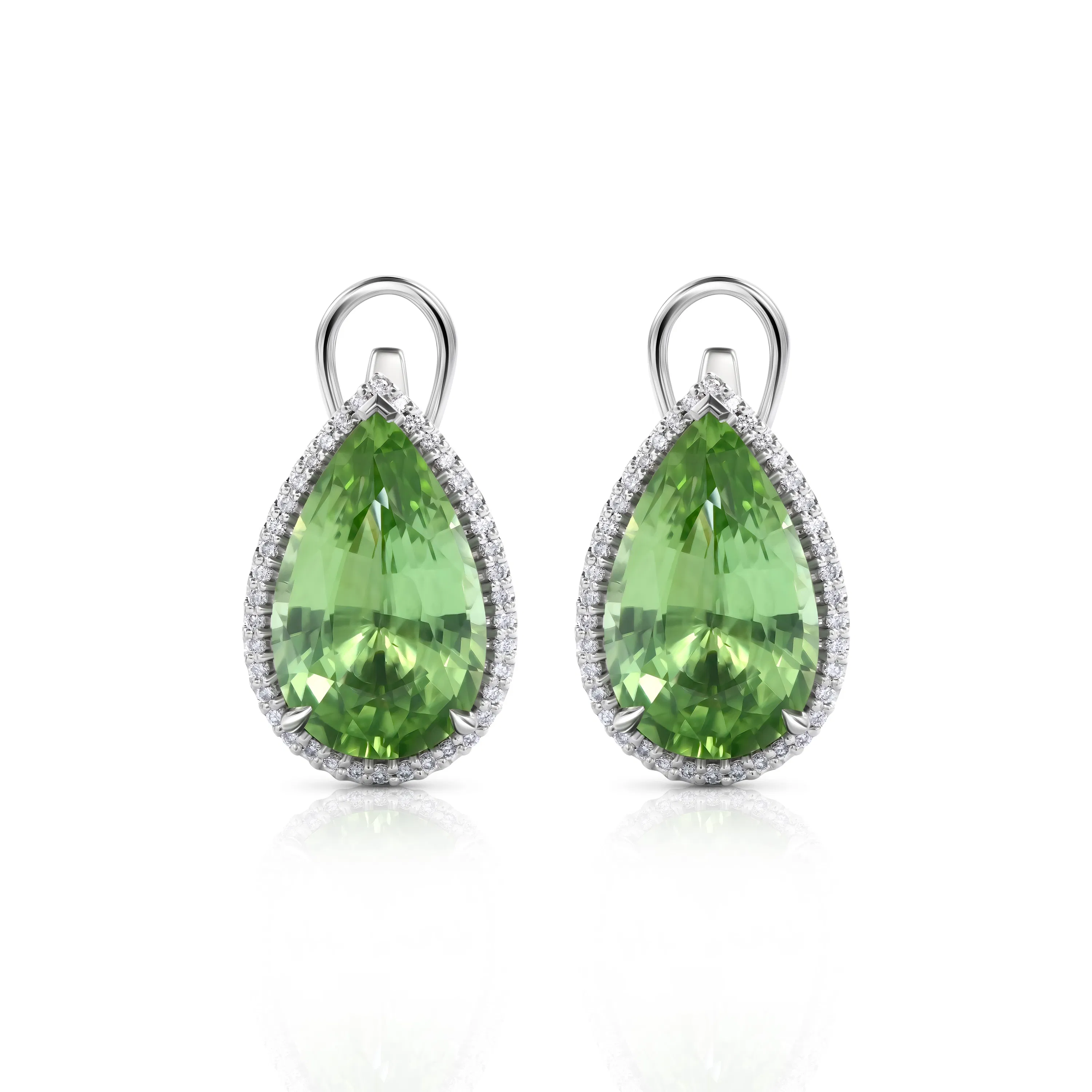 Серьги из белого золота с перидотами 12.70 карат.