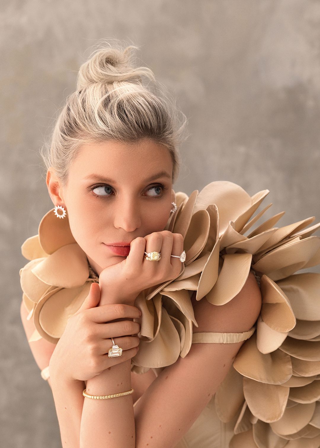 lookbook-065c88e8-ea32-4c73-a12d-c1965ae47b6f1