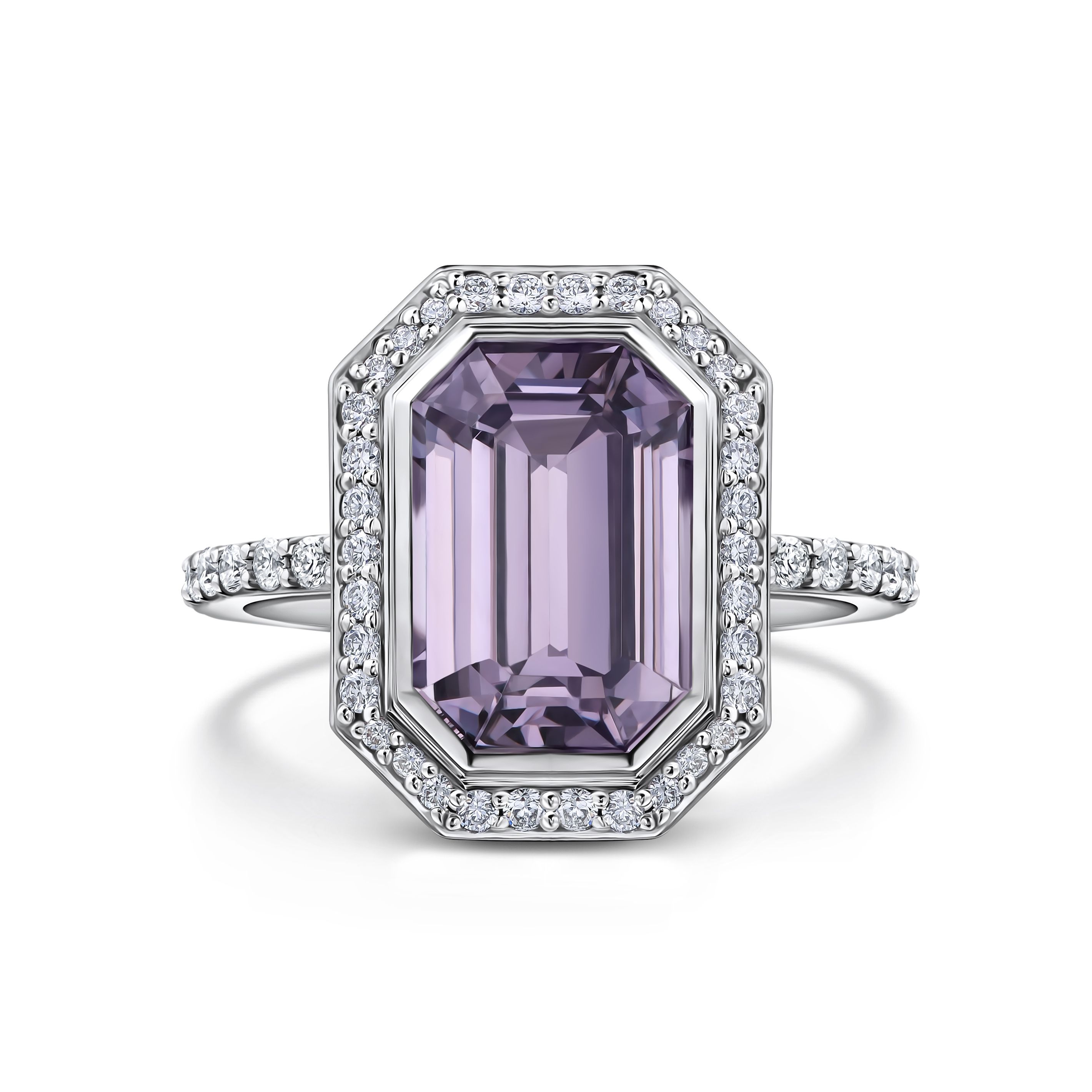 Кольцо из белого золота с центральной шпинелью 4.72 карата