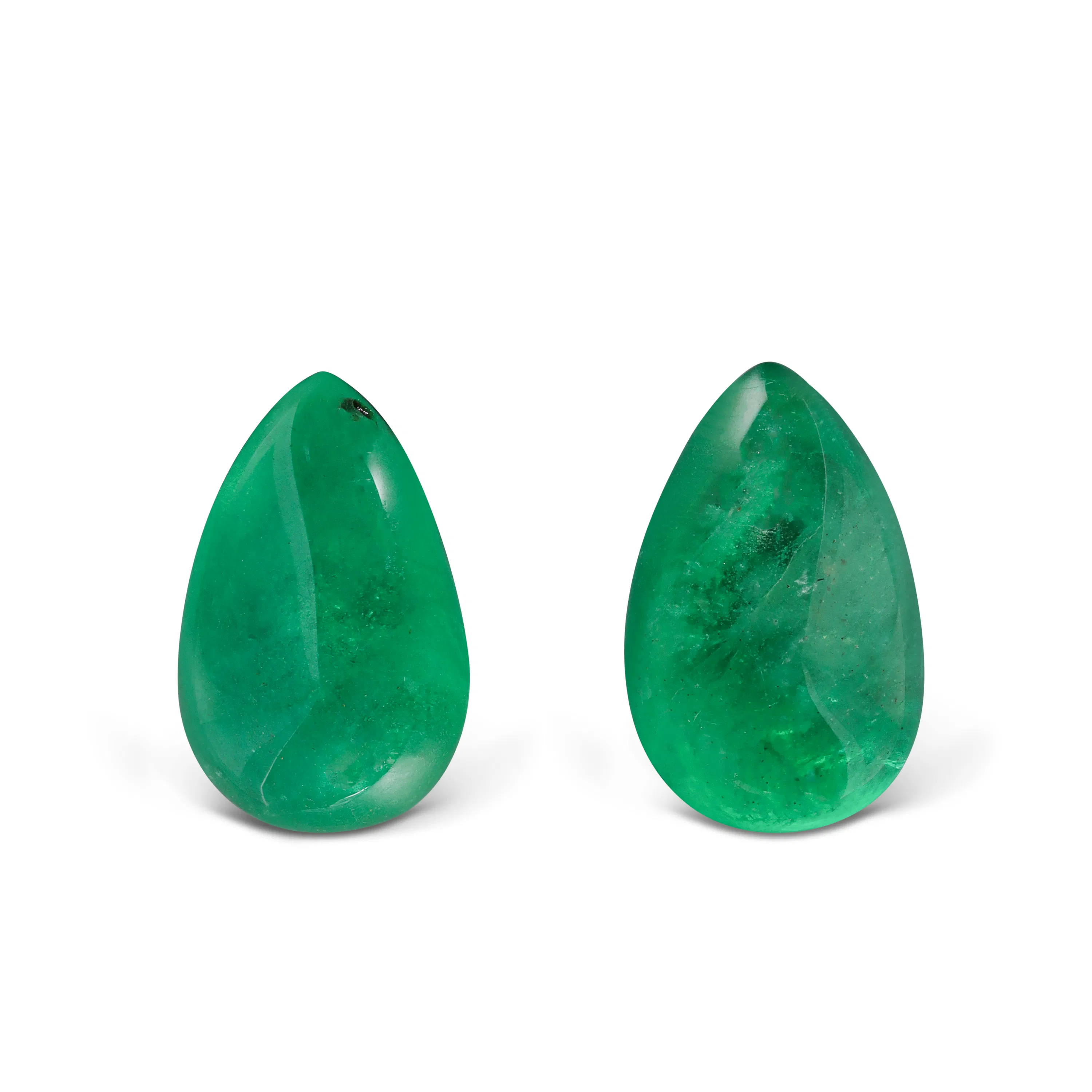 Пара изумрудов 7.35 и 7.99 карат, центральный камень 7.35 карат