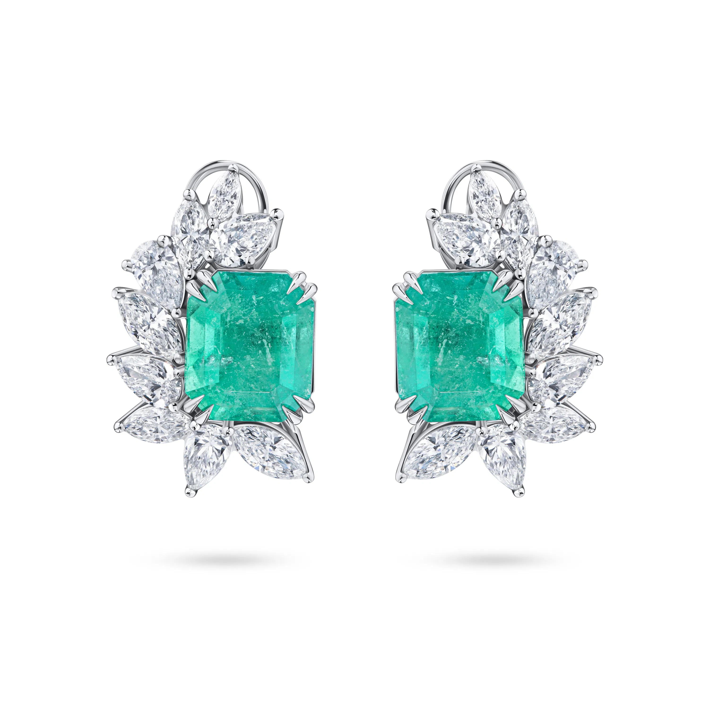 Серьги из белого золота с изумрудами 3.91 и 4.48 карат