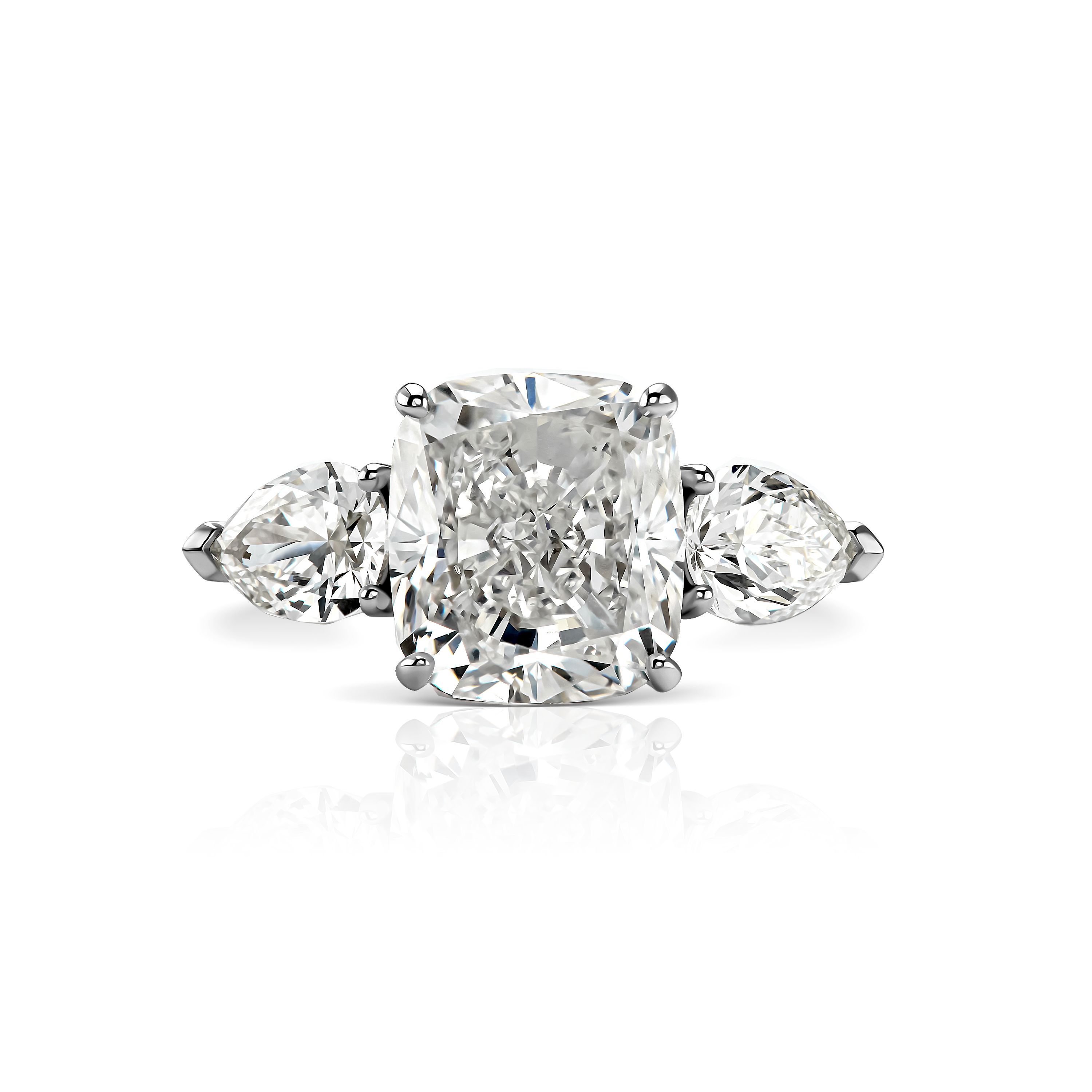 Кольцо с бриллиантом 4 карата из белого золота, центральный камень 4 кт