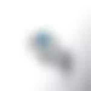 Кольцо на мизинец с бриллиантом 0.533 кт, изумрудами и сапфиром в белом золоте