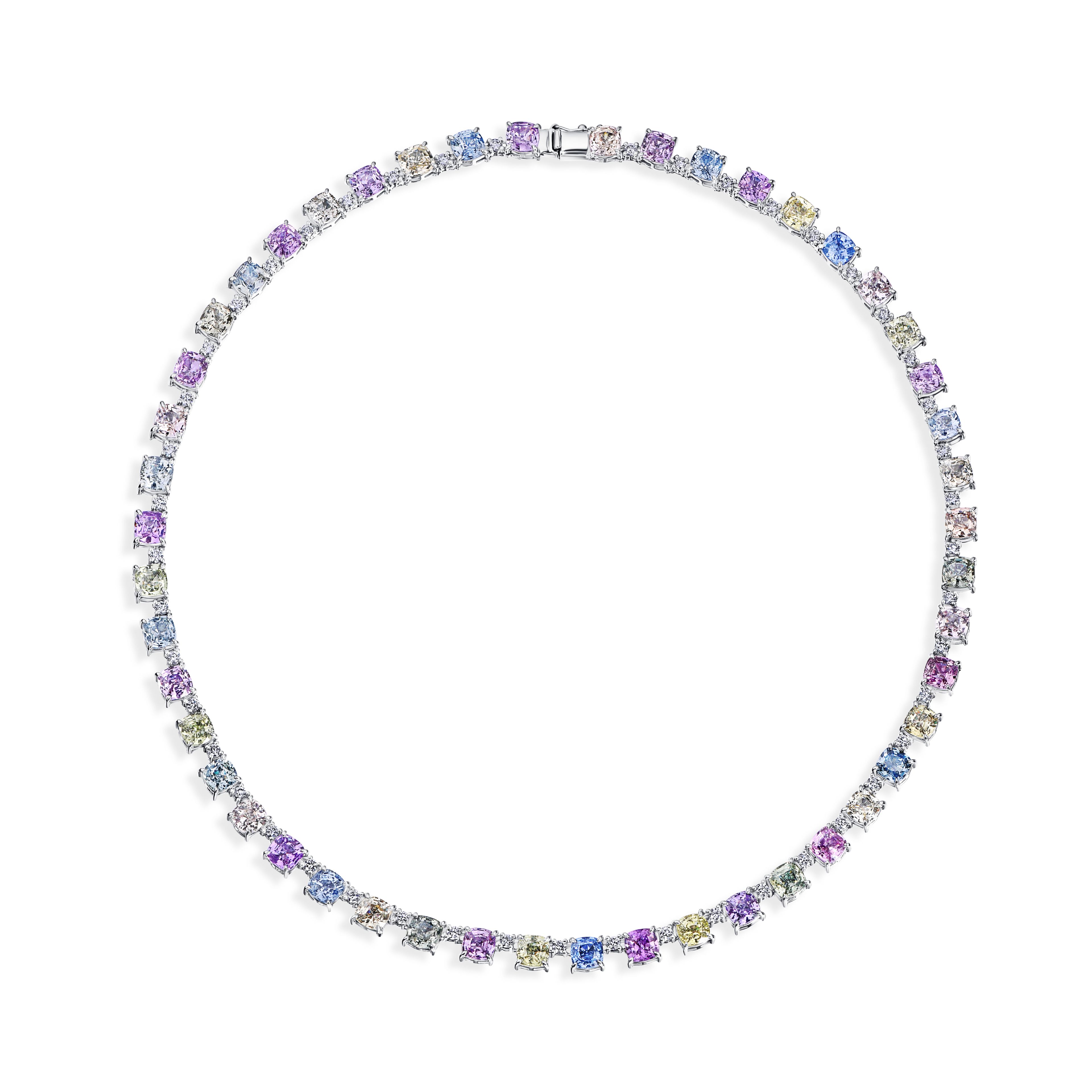 Колье из белого золота с сапфирами, центральный камень 46.17 карат