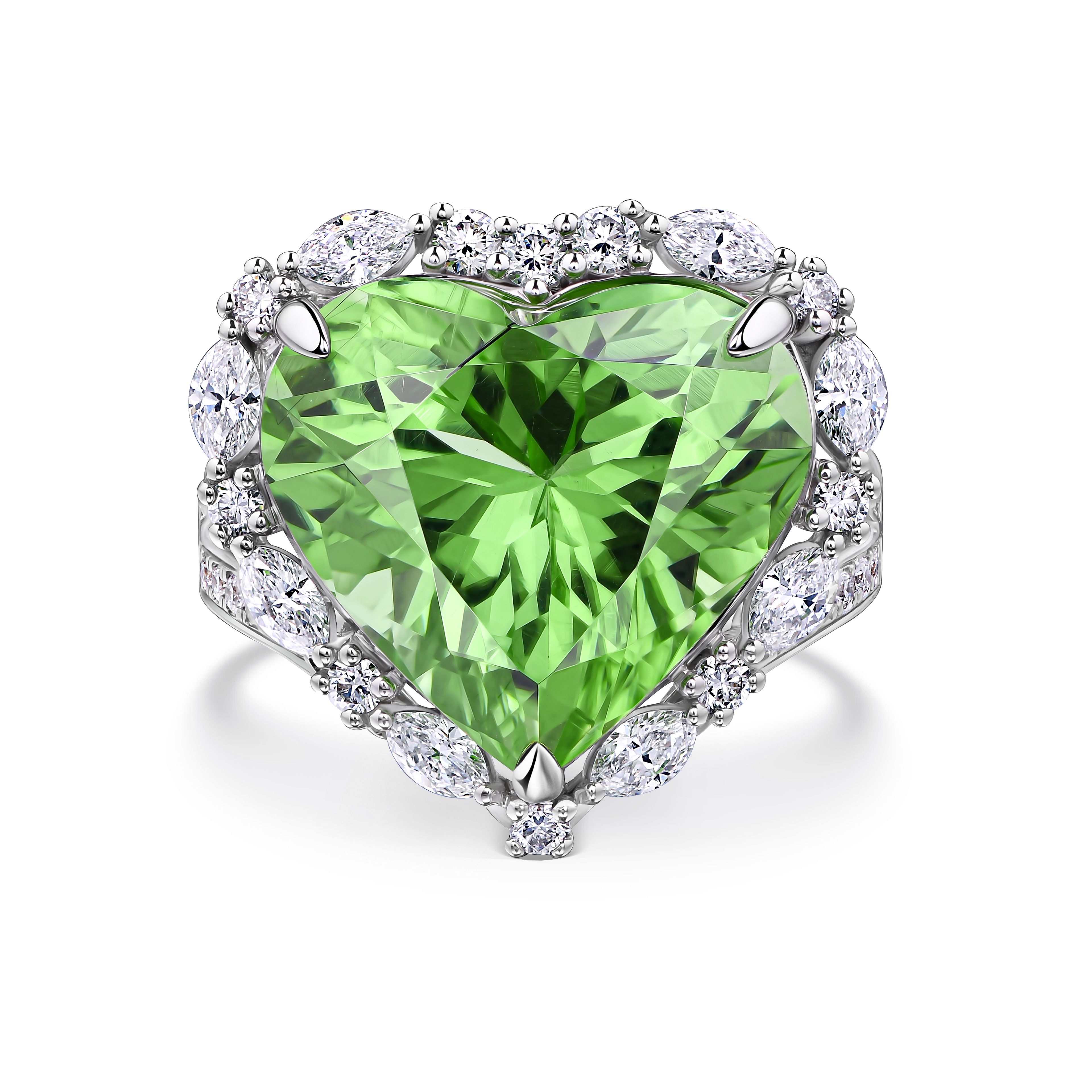 Кольцо с крупным перидотом 13.01 карат в белом золоте от Parure Atelier