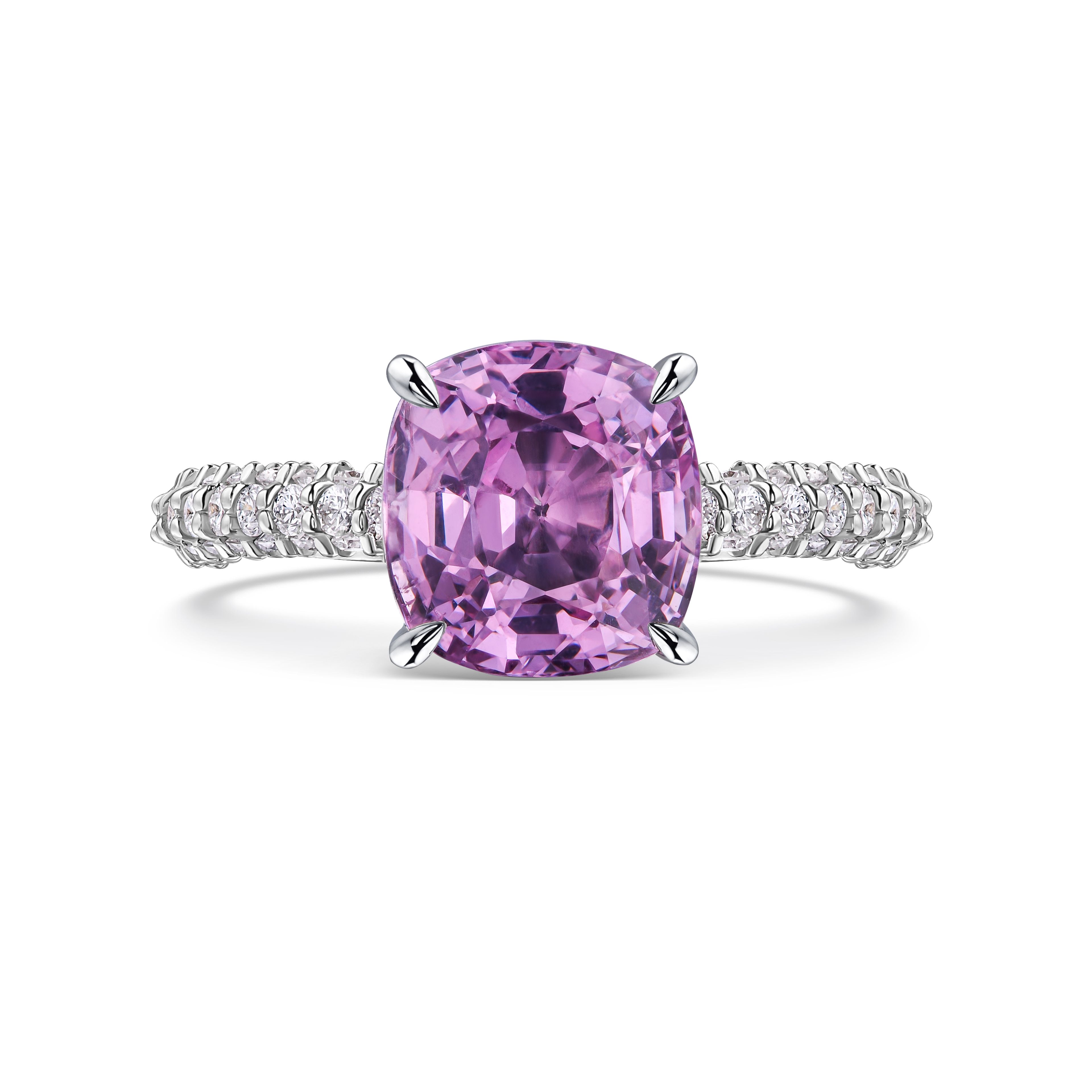 Кольцо из белого золота с центральной шпинелью 3 карата