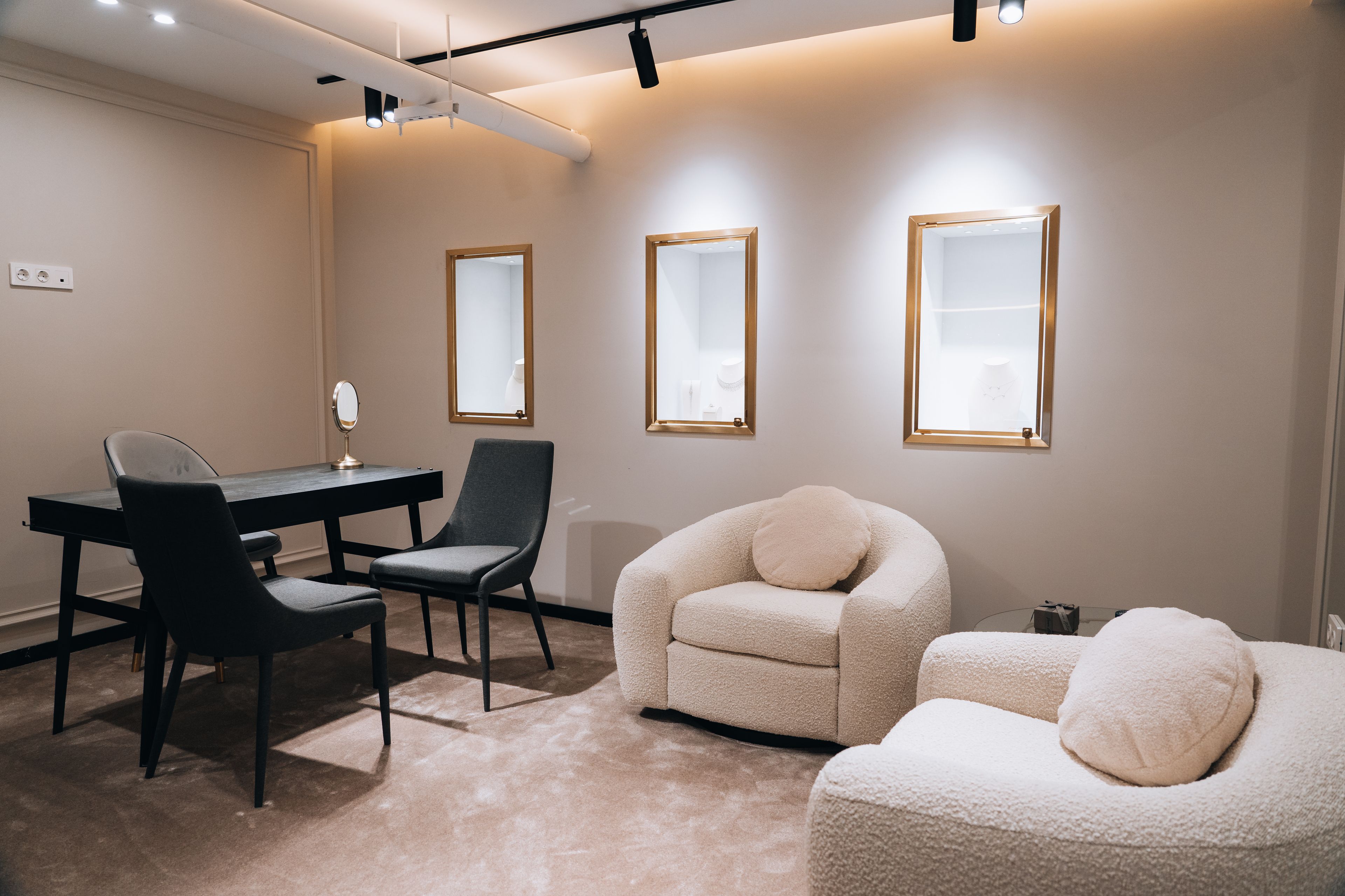 Алматы, Аль-Фараби, 140а. «Villa Boutiques & Restaurants»