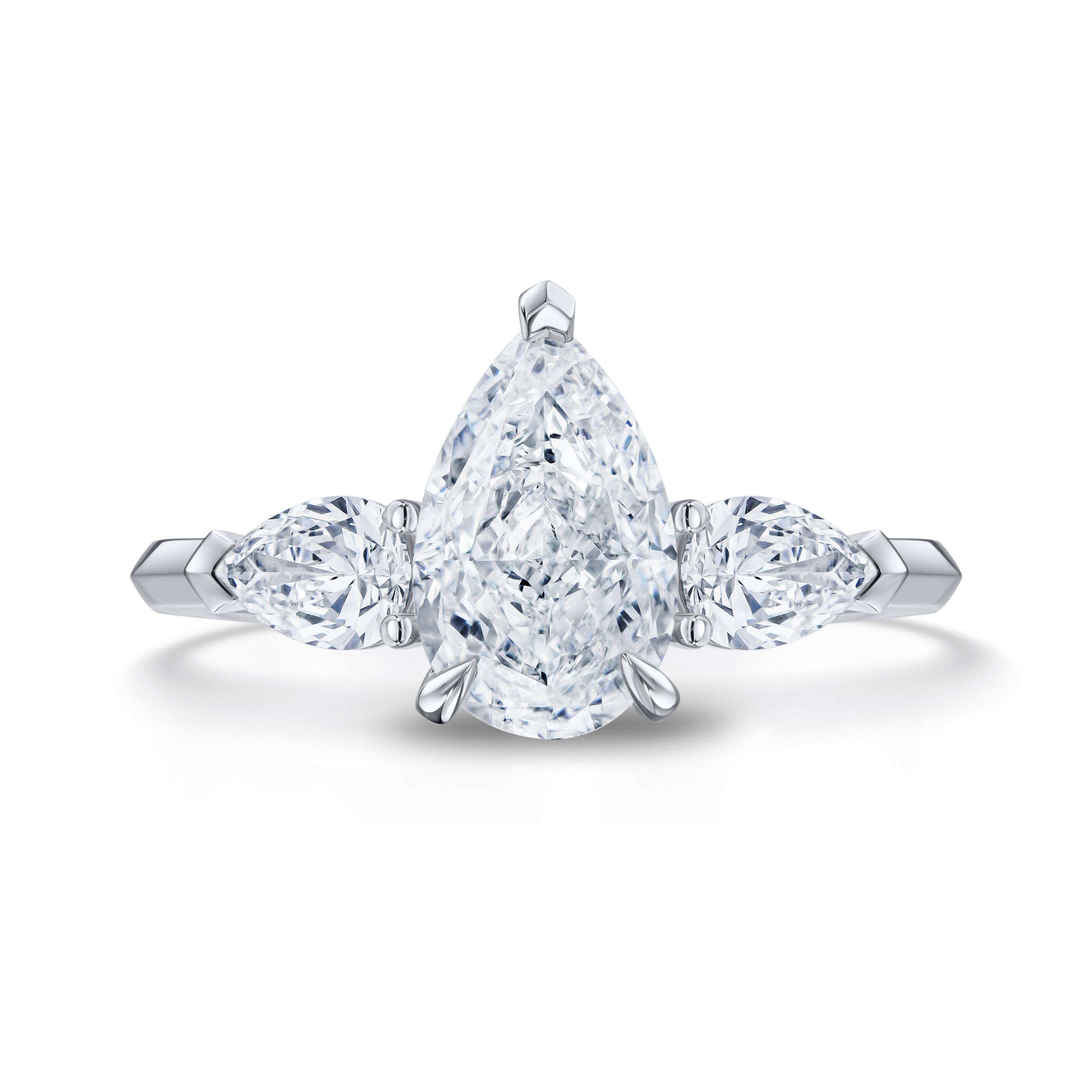 Кольцо из белого золота с бриллиантом 1.52 карата.