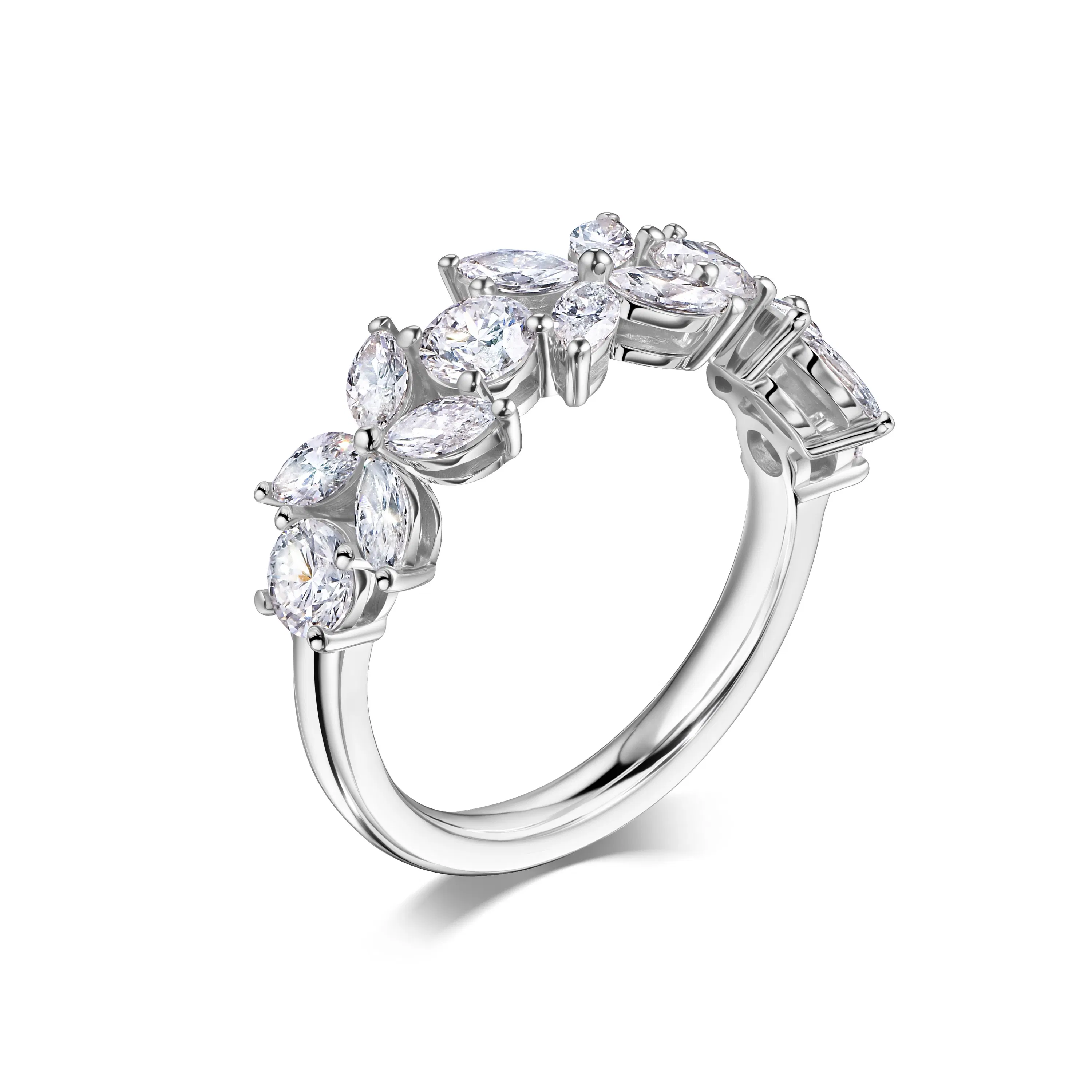 Кольцо-дорожка из белого золота с бриллиантами 1.536 карат, центральный 0.774 кт