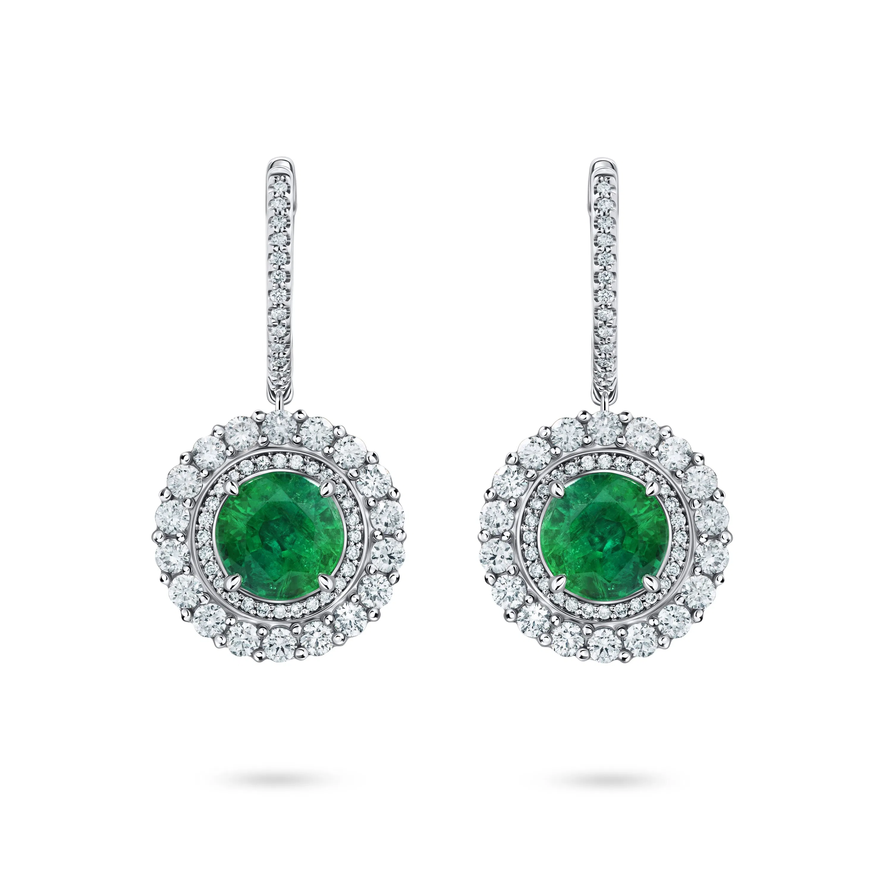 Серьги из белого золота с изумрудами 2.43 и 1.85 карата.