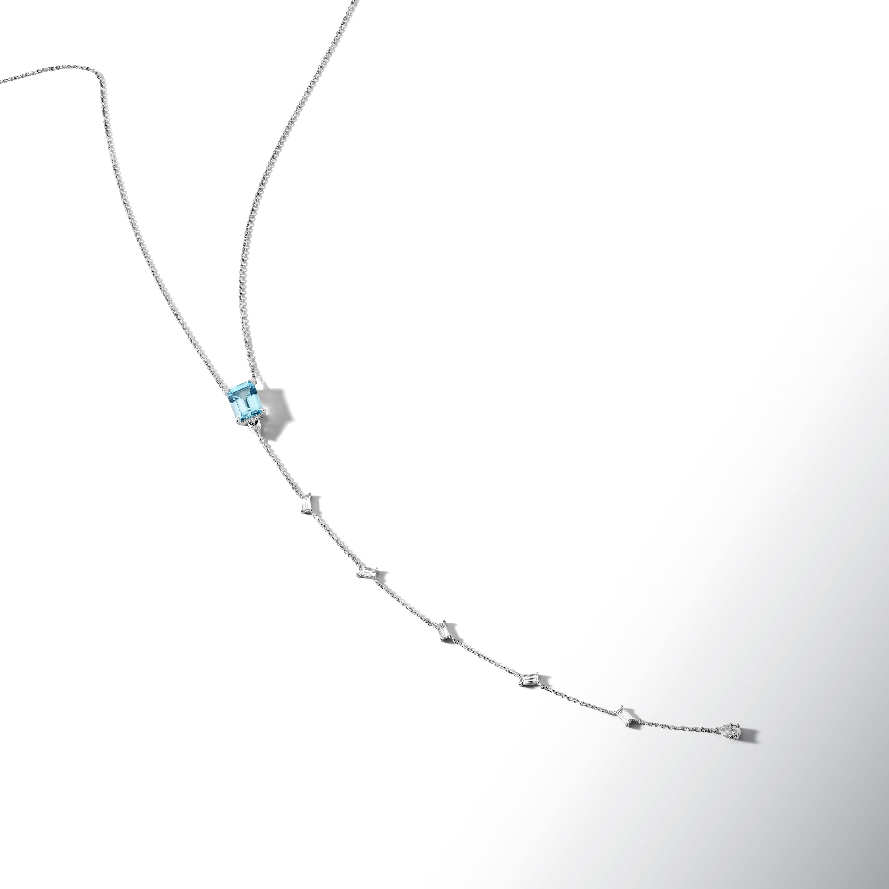 Колье с топазом и бриллиантами 2.66 карат в белом золоте