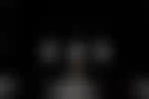 В лобби отеля ювелирная компания Parure Atelier