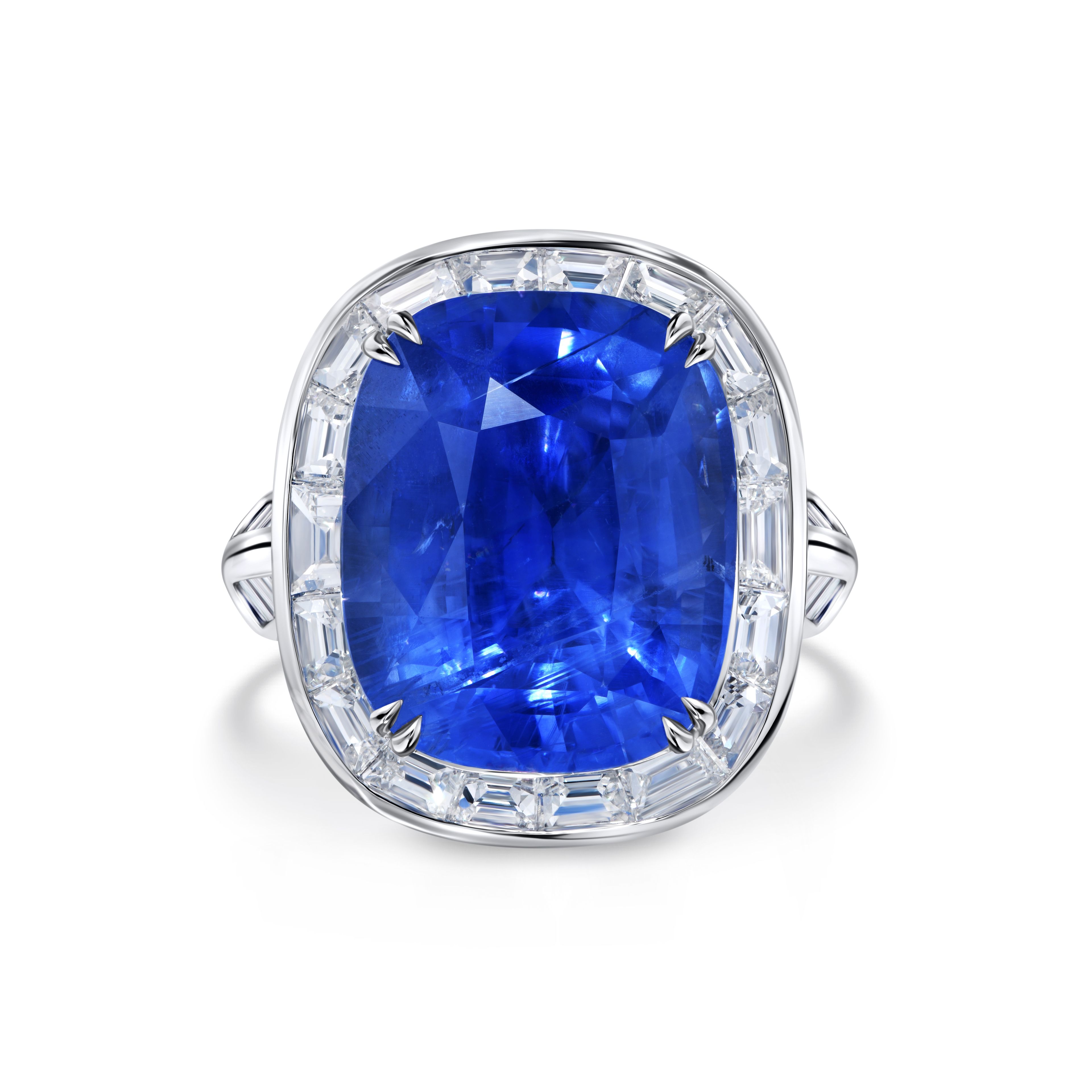 Кольцо из белого золота с сапфиром 13.85 карат.